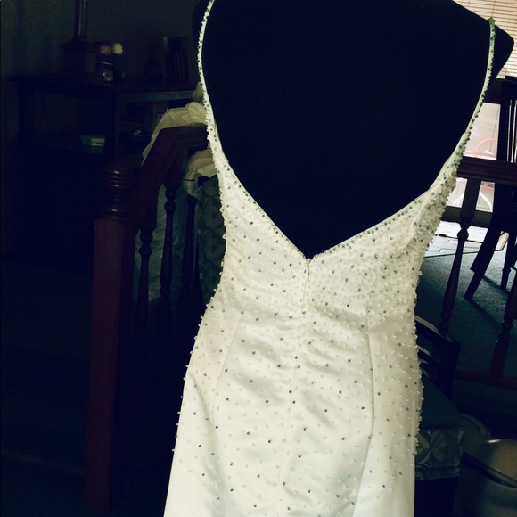 Bridal gown - Picture 2 of 7